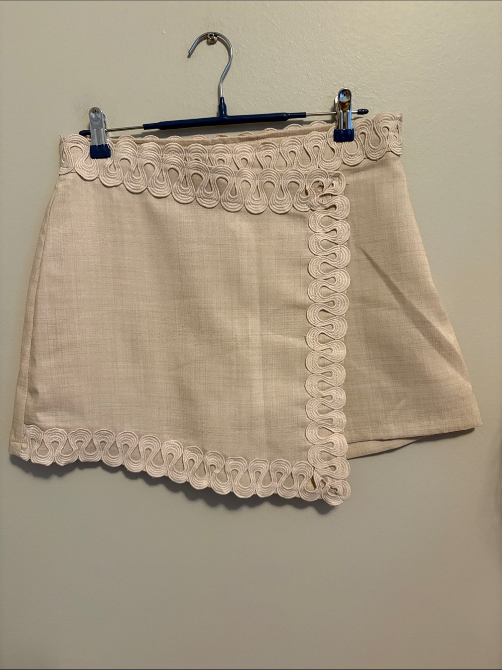 Flying Tomato Cream Faux Wrap Skort with Scalloped Trim NWOTS